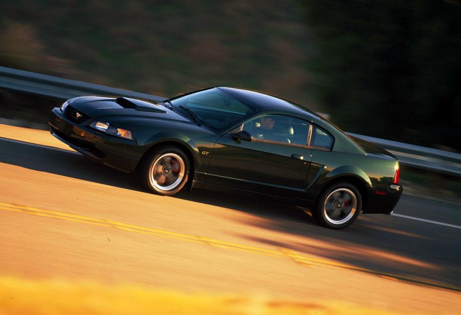  Ford Mustang Bullitt GT 2001 года  (фото 23 из 26)